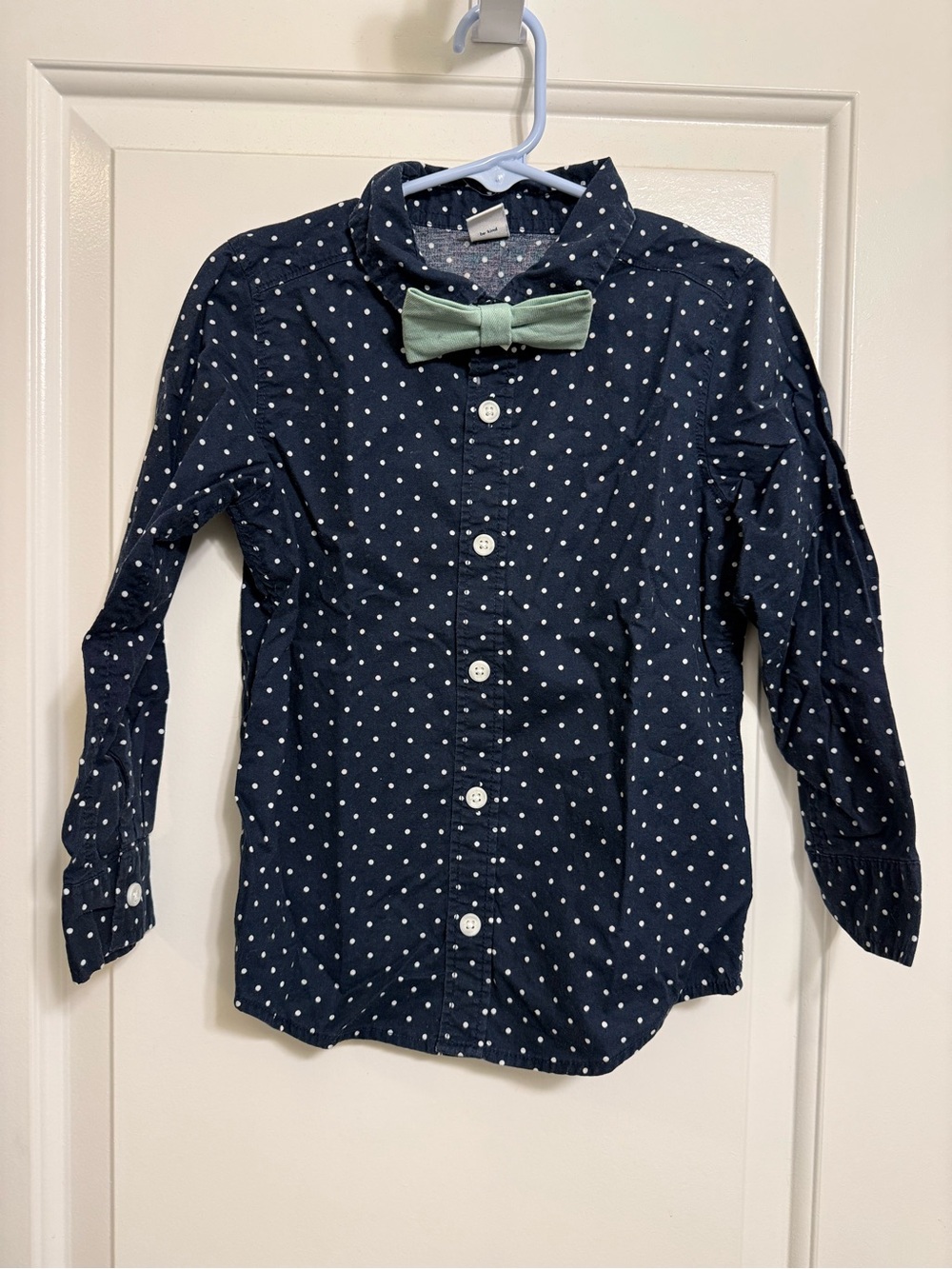 Old Navy Navy Blue Polka Dot Button-Down Shirt with Mint Bow tie